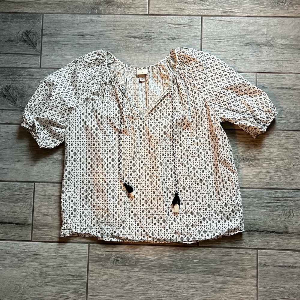 Black & White Tribal Top - Size M